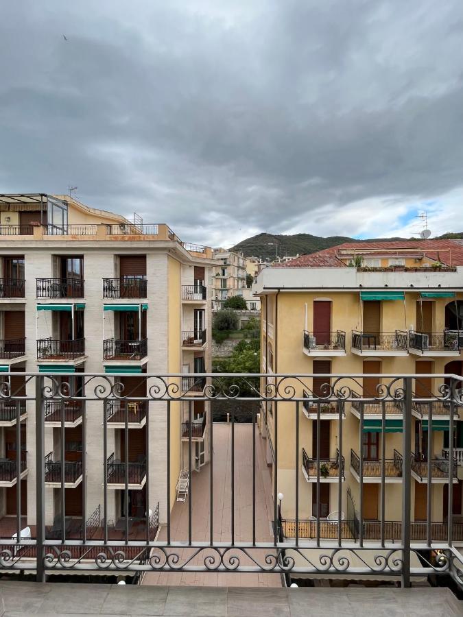 Ferienwohnung Casa Vintage Alassio Exterior foto